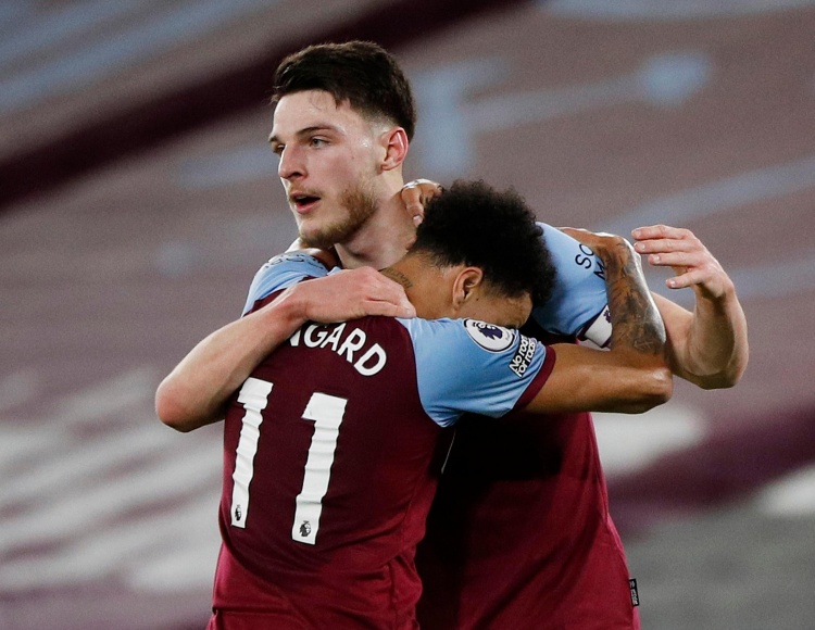 不是，美国现在十几岁的女孩子都能这么投篮了吗